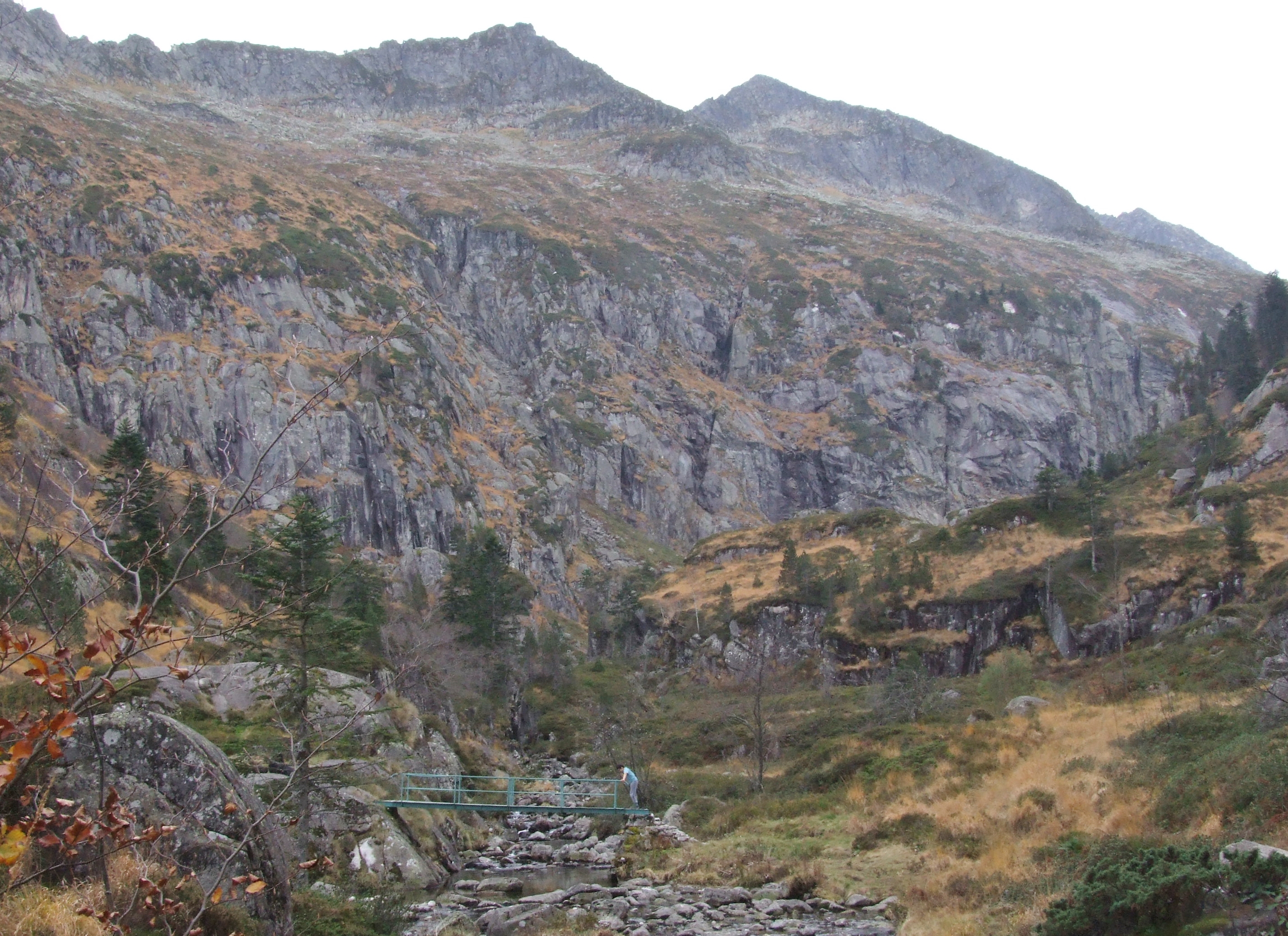 Passerelle d'Ars with Pic de Puntussan
